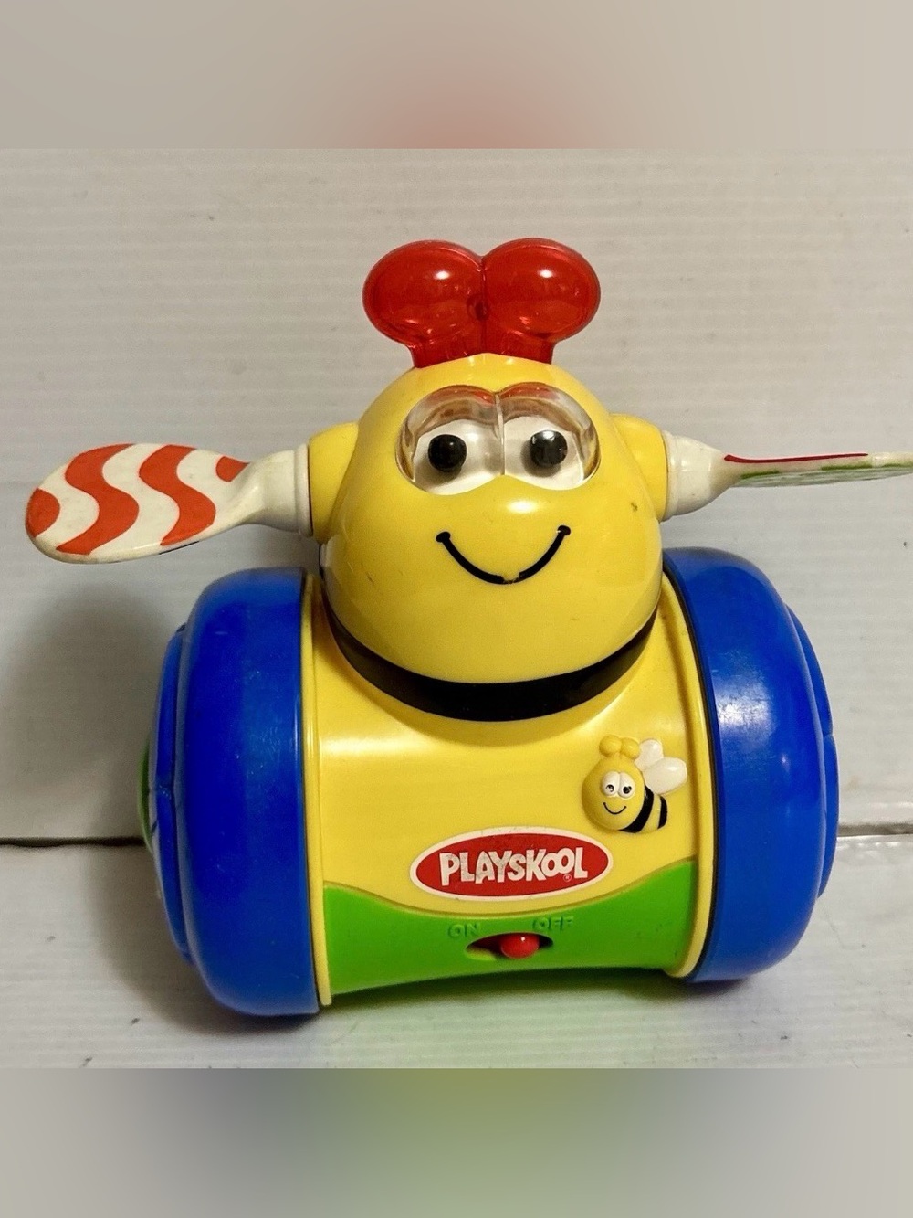 Vintage PlaySkool 2003 Crawl 'n Flutter Bee Musical Toy Wobble Roll